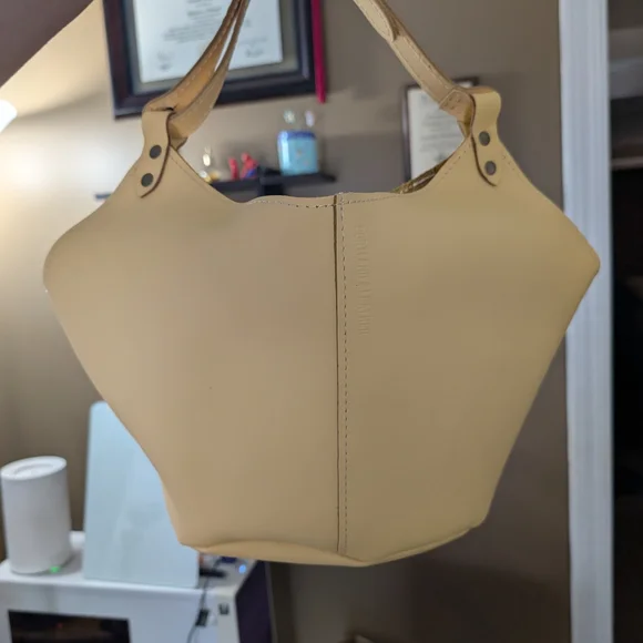 PLG Large Kangaroo in Vanilla - Picture 7 of 11